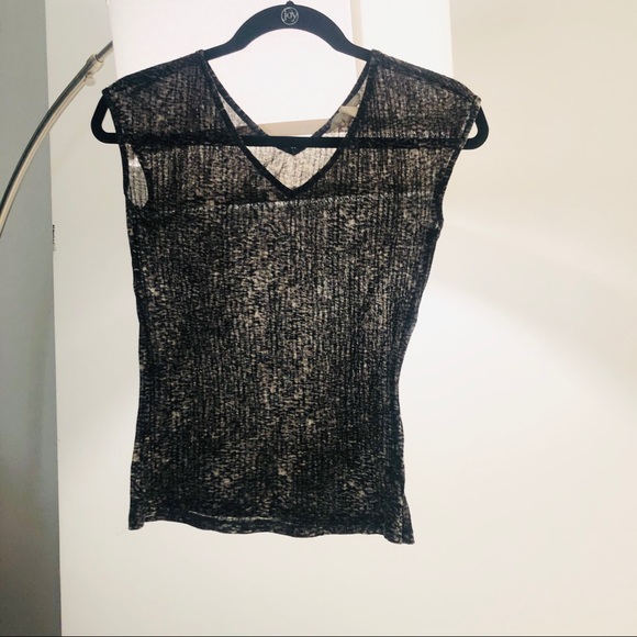 Banana Republic Black and Grey Printed Pattern V-Neck Short Sleeve Blouse Top - Picture 3 of 8